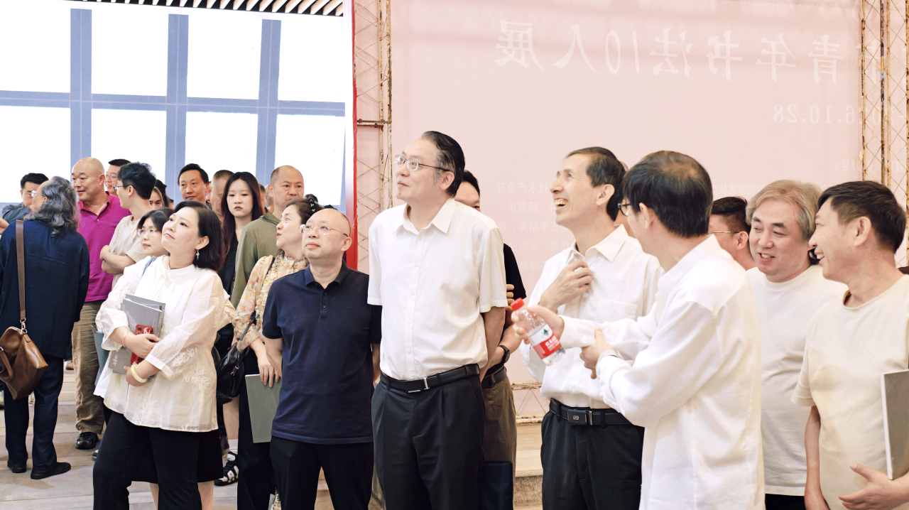 青春笔墨绘花城